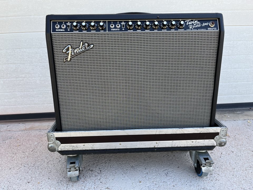Fender 65 Twin Reverb Amplificador Guitarra de segunda mano · Foto 1 de 10 · Alicante · 1300 €