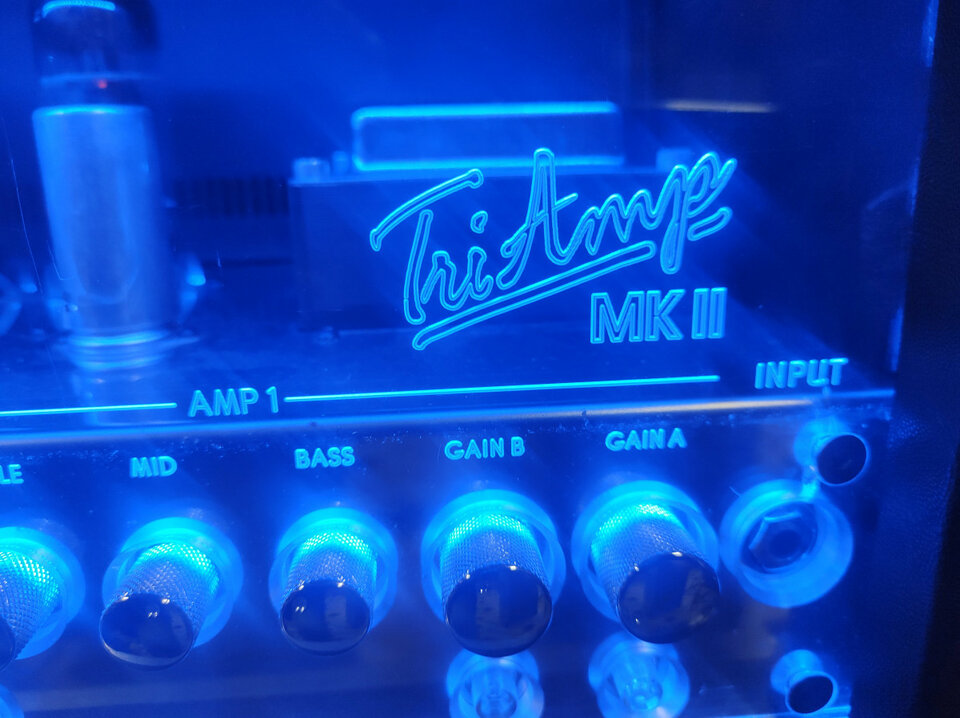 RESERVADO -------HUGHES & KETTNER TRIAMP MK II. Envío incluido.