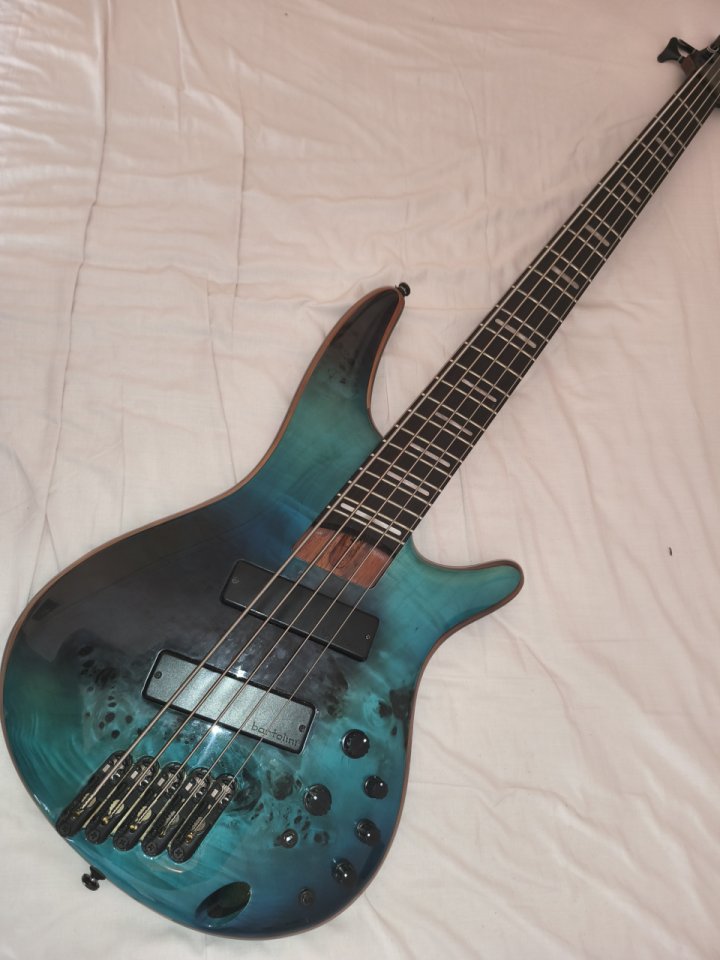 Ibanez SRMS850 de segunda mano · Foto 2 de 6 · Ciudad Real · 780 €