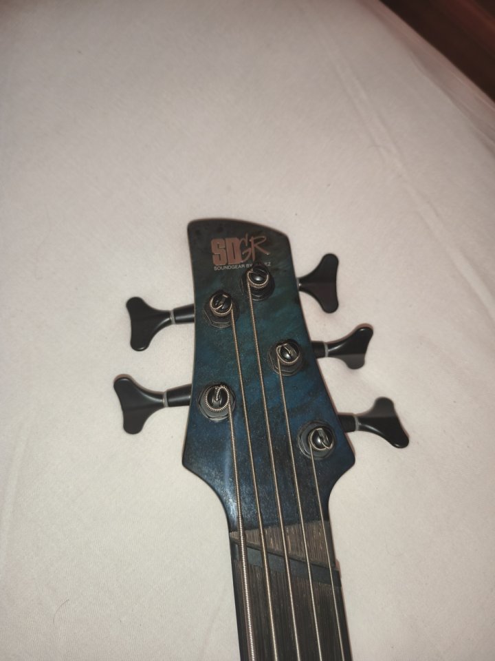 Ibanez SRMS850 de segunda mano · Foto 3 de 6 · Ciudad Real · 780 €