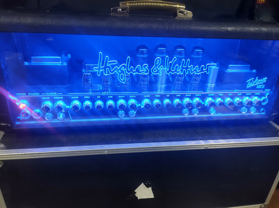 RESERVADO -------HUGHES & KETTNER TRIAMP MK II. Envío incluido.