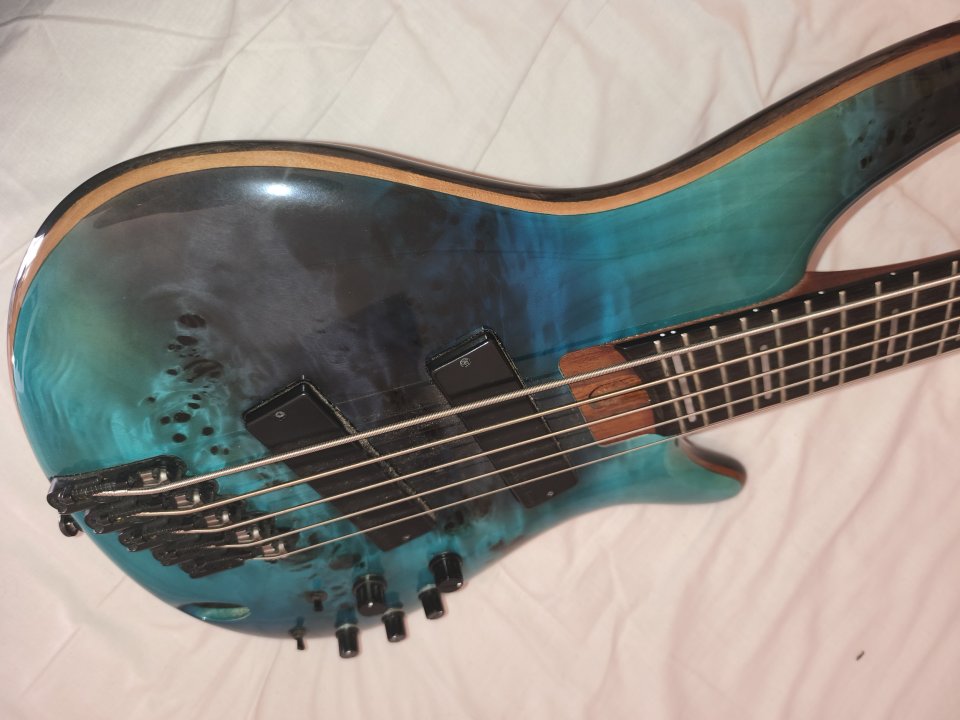Ibanez SRMS850 de segunda mano · Foto 4 de 6 · Ciudad Real · 780 €