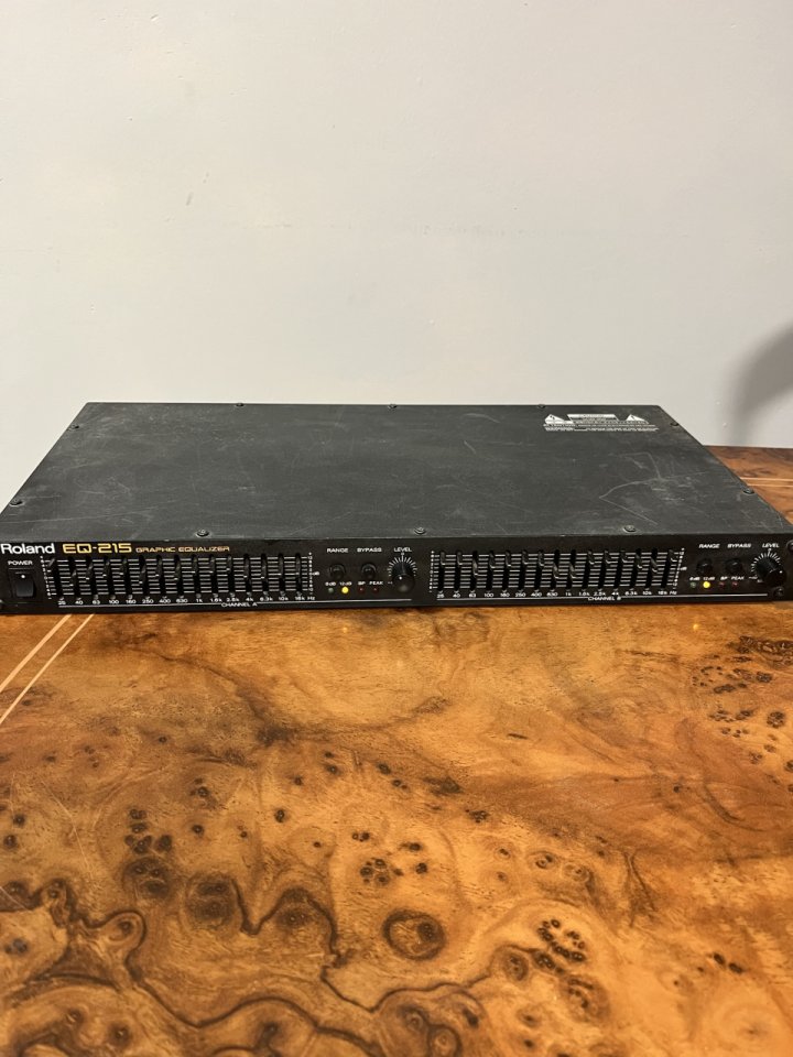 Roland EQ-215 ecualizador gráfico estéreo 2x15 bandas de segunda mano · Foto 1 de 5 · Huesca · 40 €