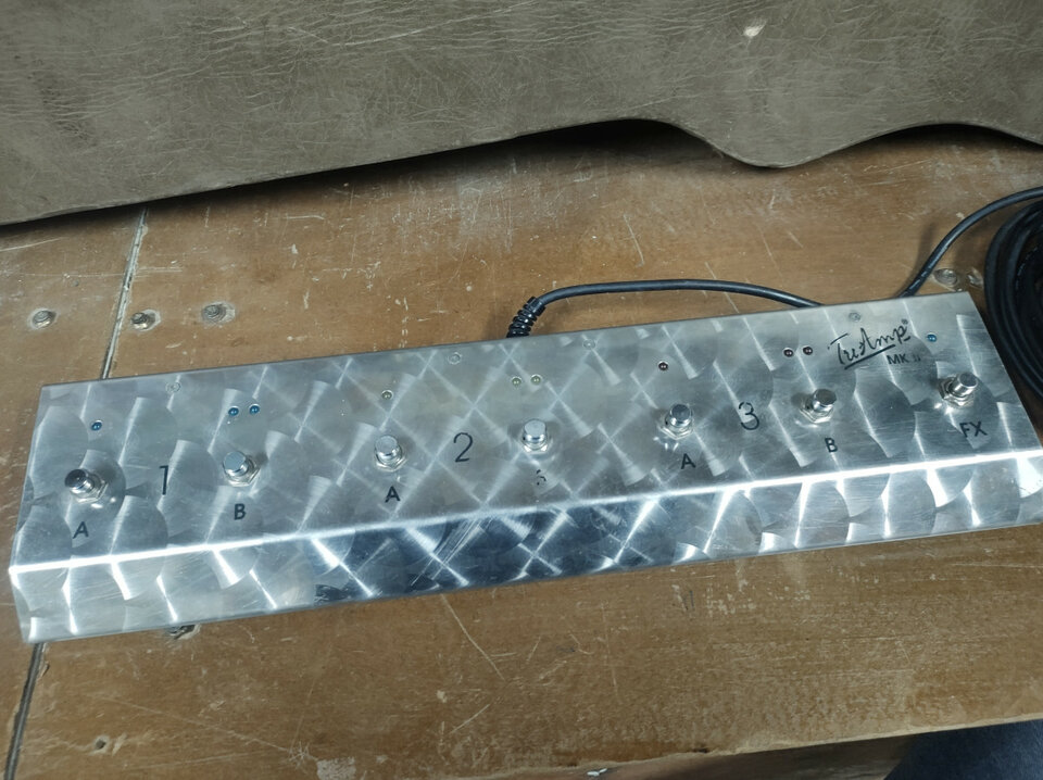 RESERVADO -------HUGHES & KETTNER TRIAMP MK II. Envío incluido.