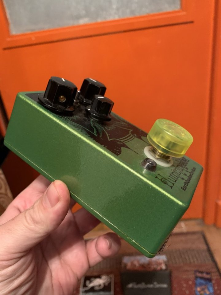 EarthQuaker Devices Hummingbird V3 (Tremolo tipo VOX Repeat Percussion)