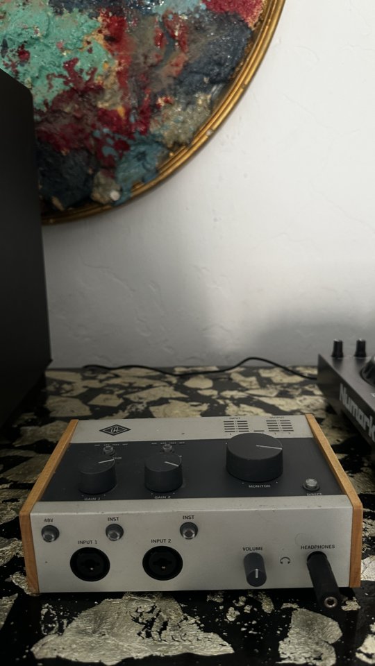 Universal Audio Volt 2/76 – buen estado, poco uso de segunda mano · Foto 2 de 3 · Granada · 180 €