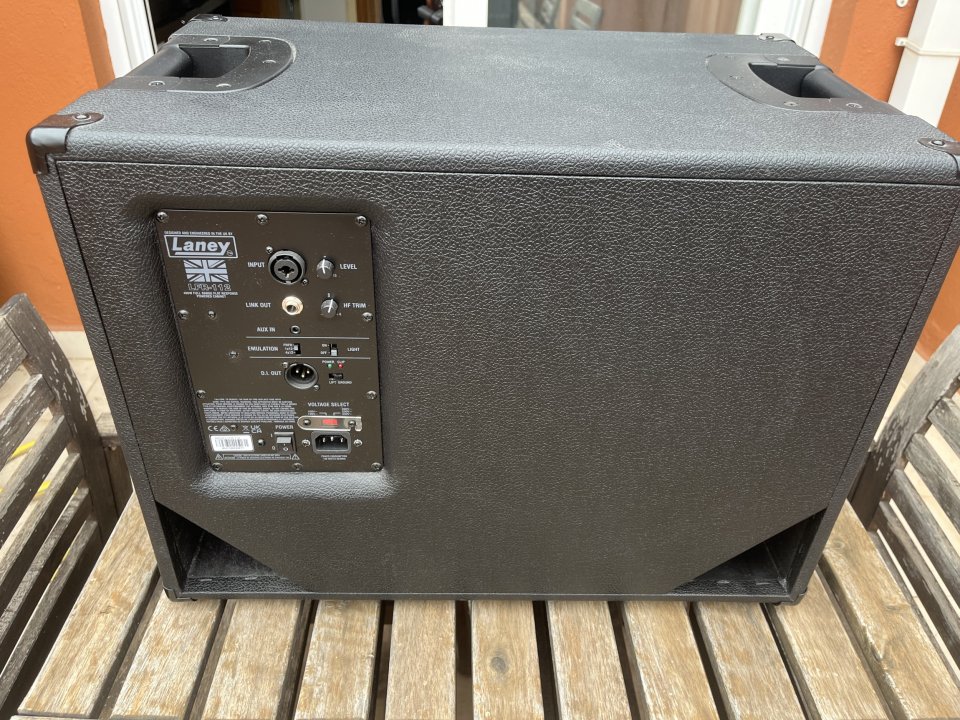 Laney LFR-112 pantalla FRFR ideal para usar con Quad Cortes , Fractal , kemper , etc. de segunda mano · Foto 2 de 5 · Madrid · 350 €
