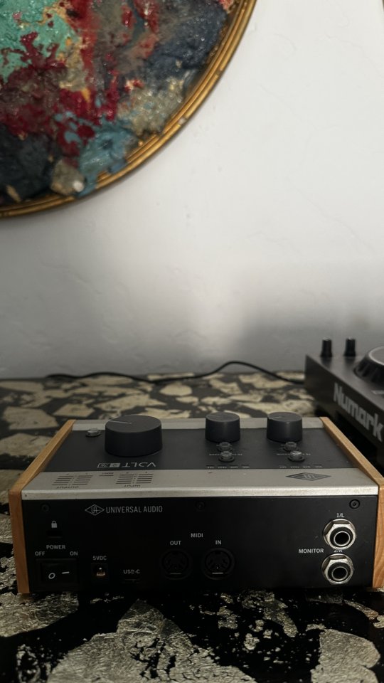 Universal Audio Volt 2/76 – buen estado, poco uso de segunda mano · Foto 3 de 3 · Granada · 180 €