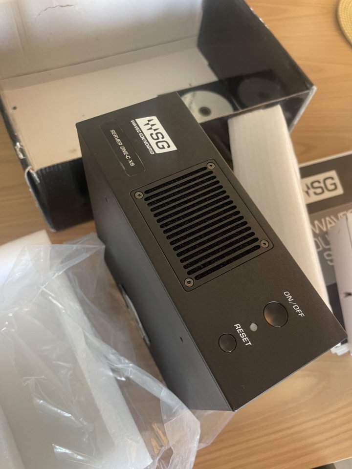 Waves sound grid Server One-C X9 de segunda mano · Foto 2 de 5 · Madrid · 500 €