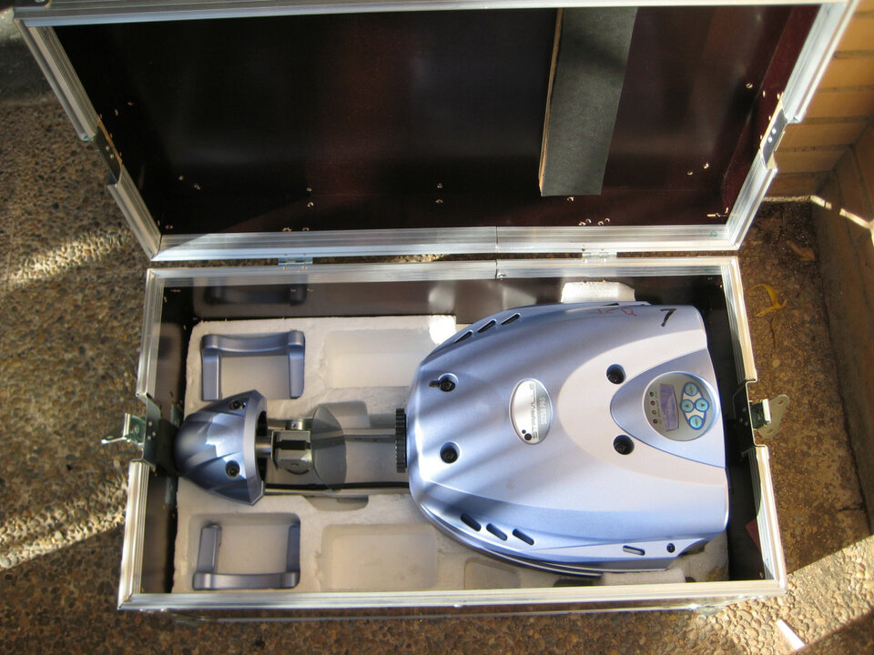 2 Scanner (250W) + 2 Cabezal móviles (250w) Todos con flightcase.