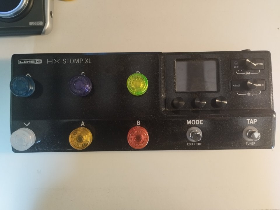 LINE 6 HX Stomp XL Pedalera Multi Efectos Para Guitarras y Bajo​