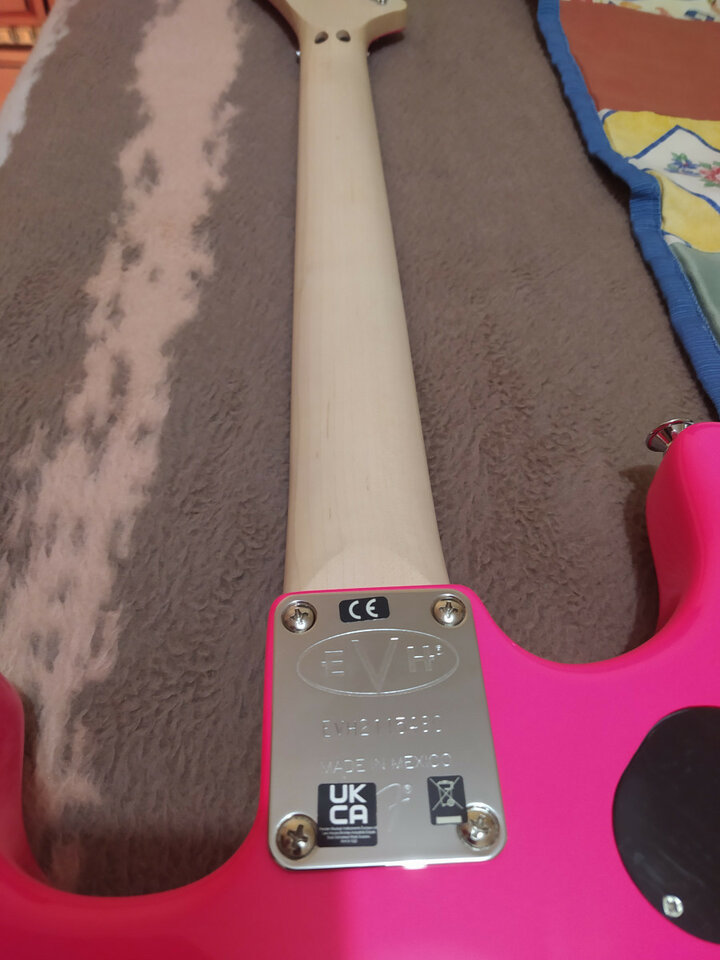 EVH 5150 Standard MN Neon Pink