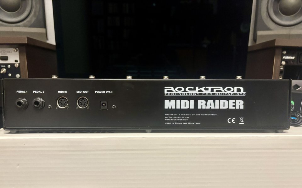 Vendo Rocktron MIDI Raider – Pedalera MIDI de segunda mano · Foto 2 de 2 · Barcelona · 200 €