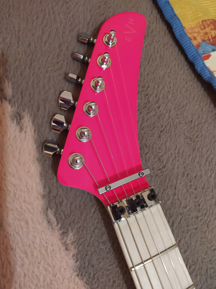 EVH 5150 Standard MN Neon Pink