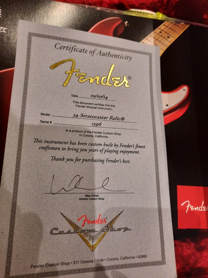 Stratocaster Custom Shop 1954 60th Anniversary. CAMBIOS dentro