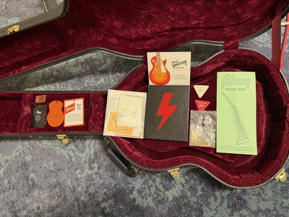 Gibson Custom Shop Angus Young SG VOS 2009 1/200 (Cambio)