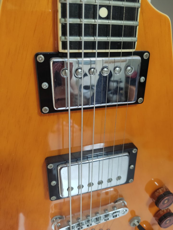 Schecter V1 Classic de segunda mano · Foto 3 de 8 · Murcia · 700 €
