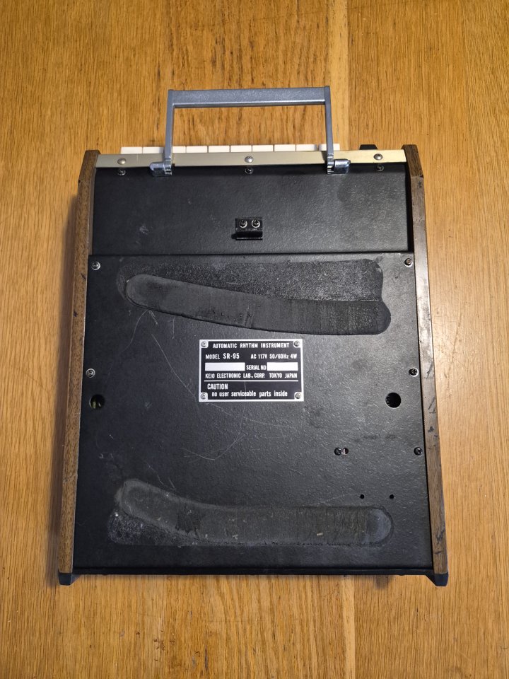 Univox SR-95 Caja de Ritmos Analógica Vintage de segunda mano · Foto 2 de 3 · Madrid · 1800 €