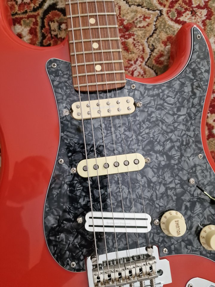 Fender stratocaster player special edition fiesta red