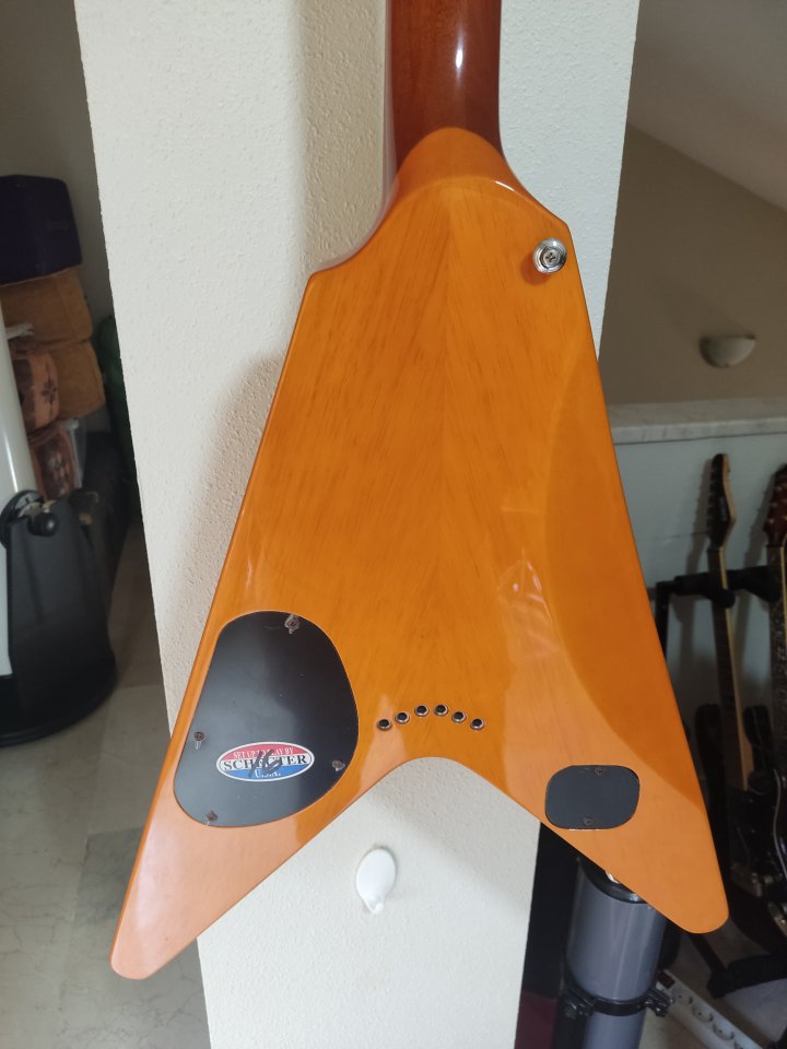 Schecter V1 Classic de segunda mano · Foto 5 de 8 · Murcia · 700 €