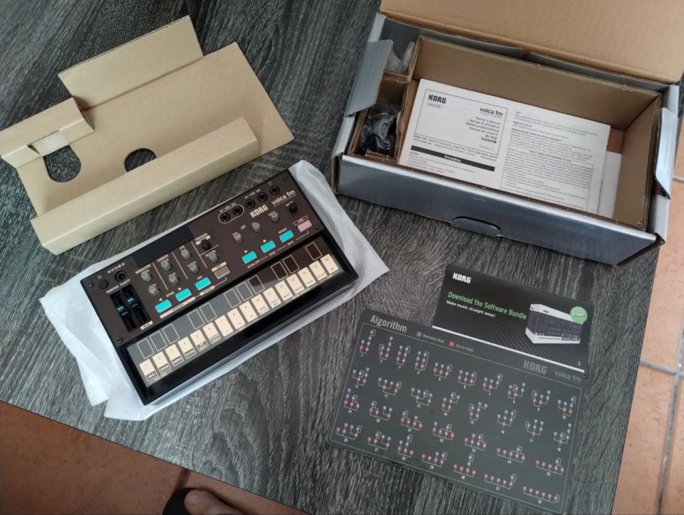 Volca FM2 en perfecto estado de segunda mano · Foto 1 de 2 · Madrid · 115 €