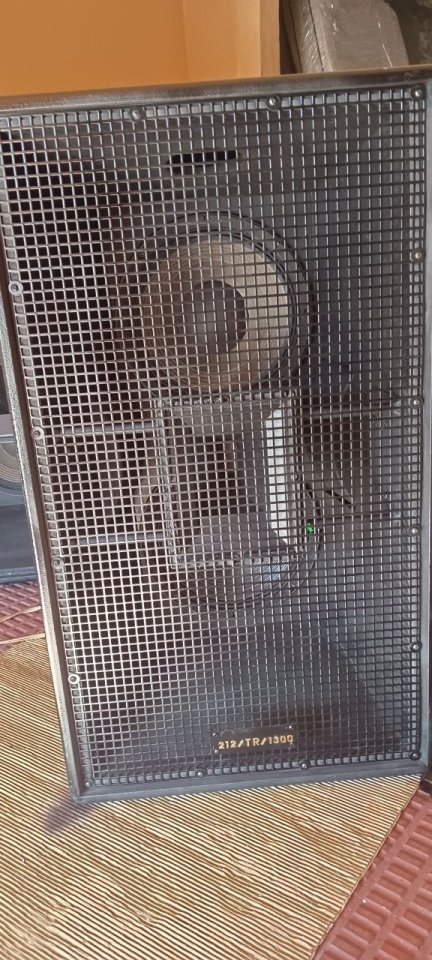 Equipo completo LUZYSON 1 etapa 2000W especifica y 2 cajas 1300W cada una de segunda mano · Foto 2 de 5 · Madrid · 4000 €
