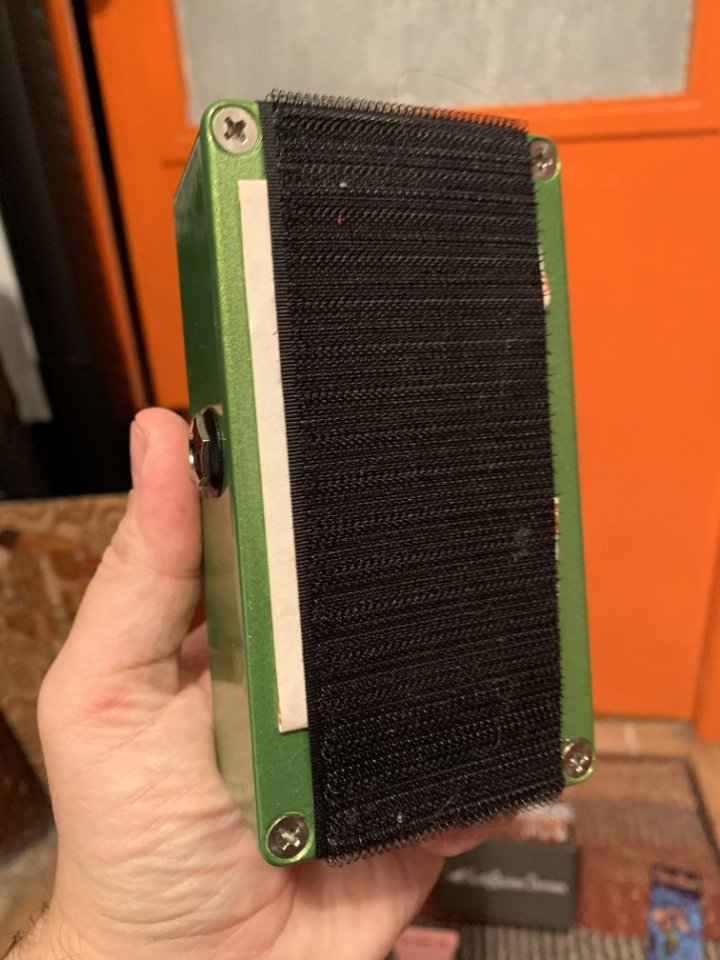 EarthQuaker Devices Hummingbird V3 (Tremolo tipo VOX Repeat Percussion)