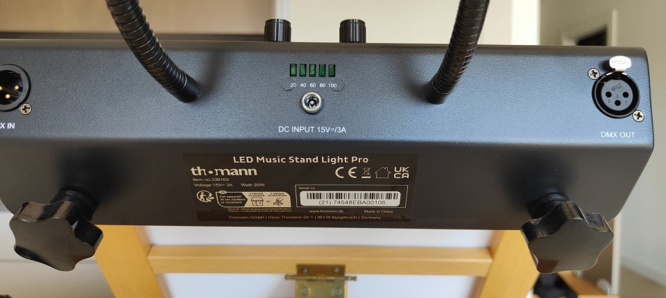 Atril Partituras + Lámpara LED de segunda mano · Foto 5 de 10 · Araba · 75 €