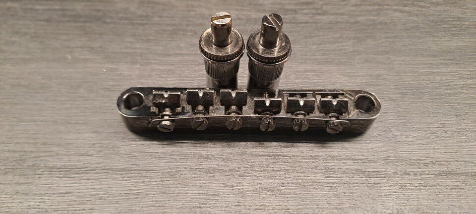 Clavijeros + puente + perilla