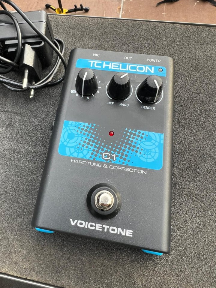 TC Helicon C1 de segunda mano · Foto 1 de 3 · Alicante · 85 €