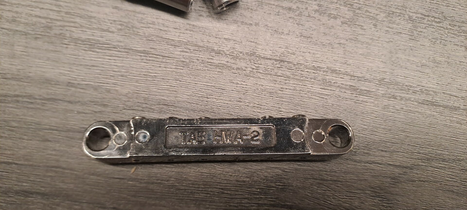 Clavijeros + puente + perilla