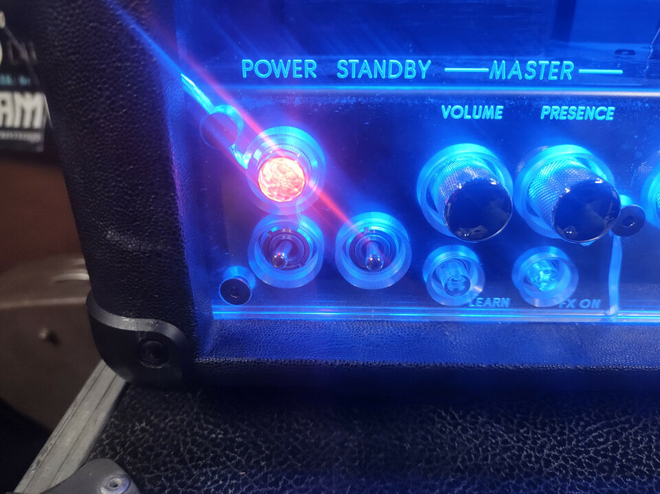 RESERVADO -------HUGHES & KETTNER TRIAMP MK II. Envío incluido.