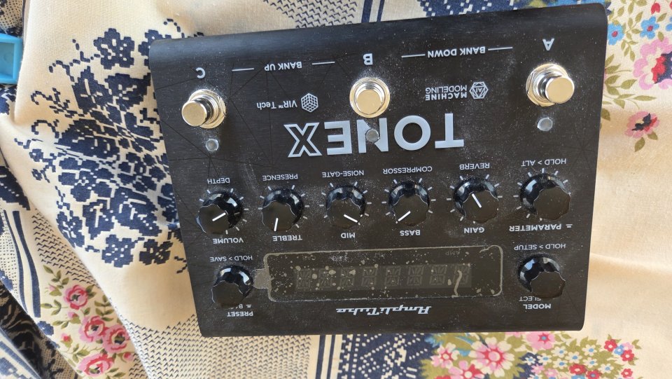 TONEX IK MULTIMEDIA de segunda mano · Foto 2 de 2 · Madrid · 190 €