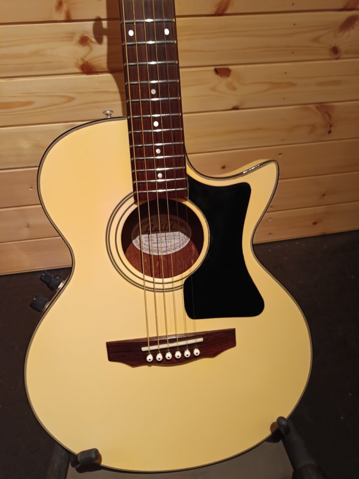 Guitarra Guild Songbird Thinline