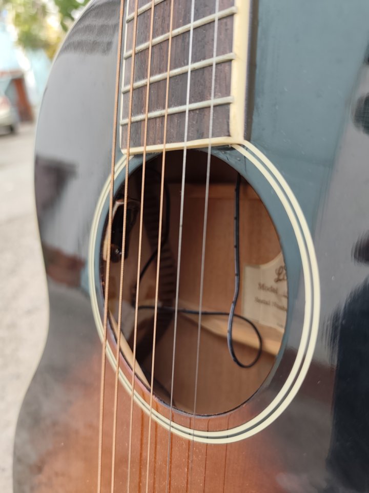 The Loar LH-250-SN + LR Baggs Lyric de segunda mano · Foto 5 de 5 · Cádiz · 400 €