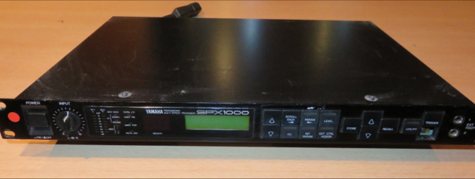 Varios equipos de estudio, audio y vídeo. de segunda mano · Foto 9 de 10 · Madrid · 10 €