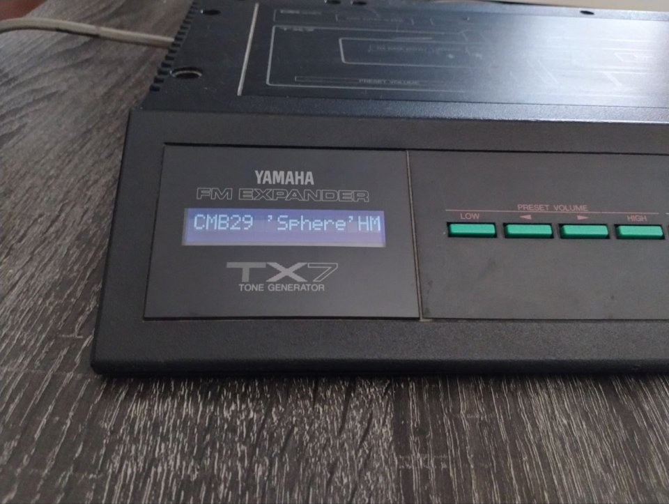 Yamaha TX7 de segunda mano · Foto 4 de 4 · Madrid · 215 €