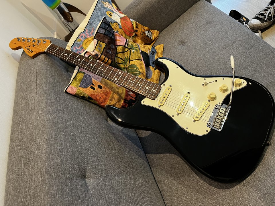 Partscaster Squier piezas Fender USA reverse headstock de segunda mano · Foto 1 de 10 · Sevilla · 375 €