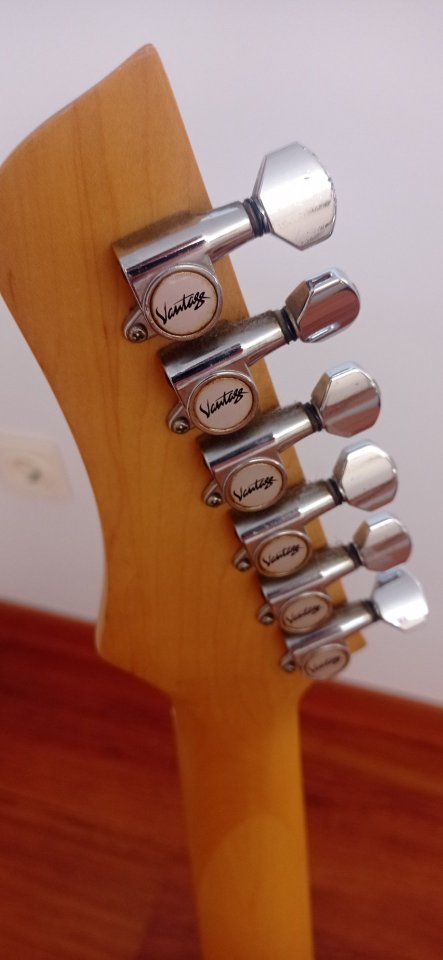 Guitarra eléctrica Vantage Corea años 90 de segunda mano · Foto 5 de 10 · Cuenca · 230 €