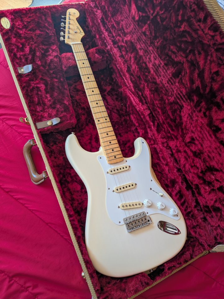 Fender Stratocaster American Vintage 56 de segunda mano · Foto 2 de 4 · Madrid · 1750 €