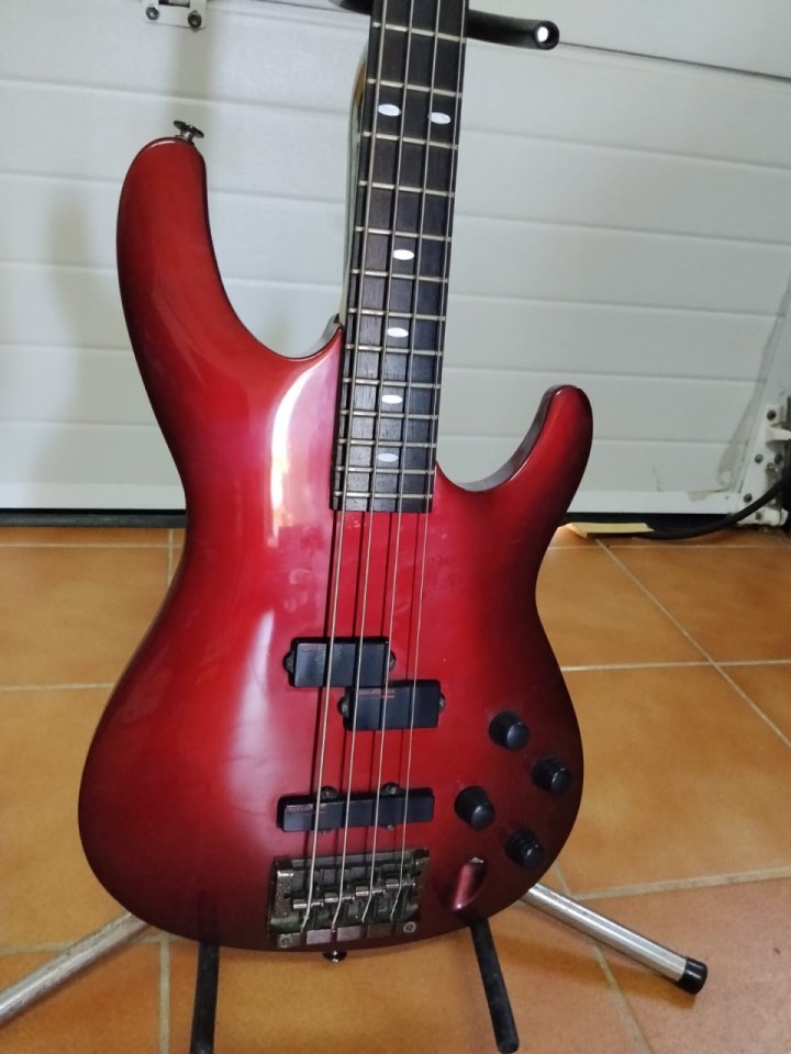 Bajo Ibanez SB900 made in Japan de segunda mano · Foto 1 de 8 · Málaga · 500 €