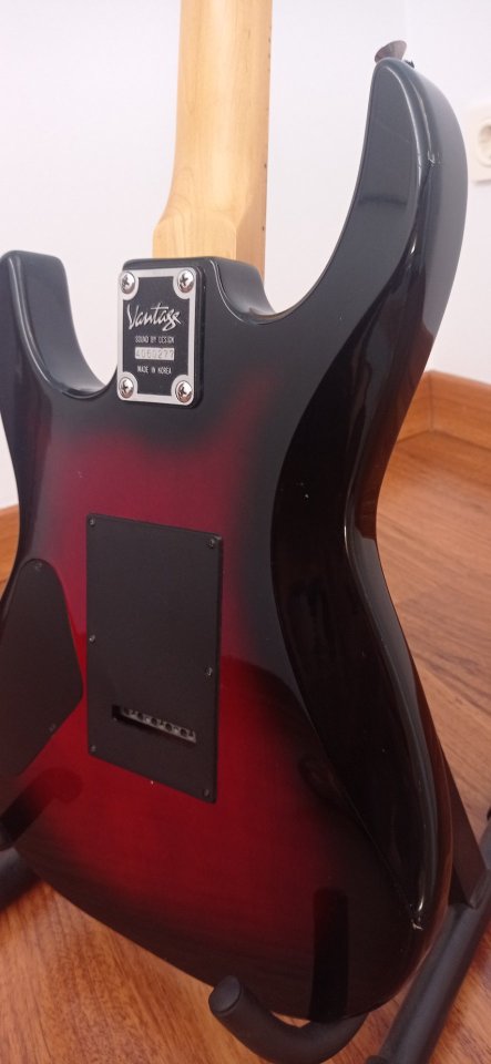 Guitarra eléctrica Vantage Corea años 90 de segunda mano · Foto 7 de 10 · Cuenca · 230 €
