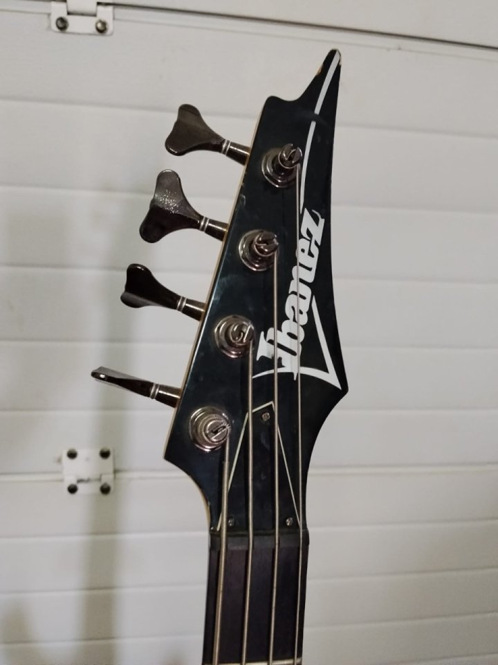 Bajo Ibanez SB900 made in Japan de segunda mano · Foto 3 de 8 · Málaga · 500 €