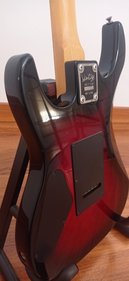 Guitarra eléctrica Vantage Corea años 90 de segunda mano · Foto 8 de 10 · Cuenca · 230 €