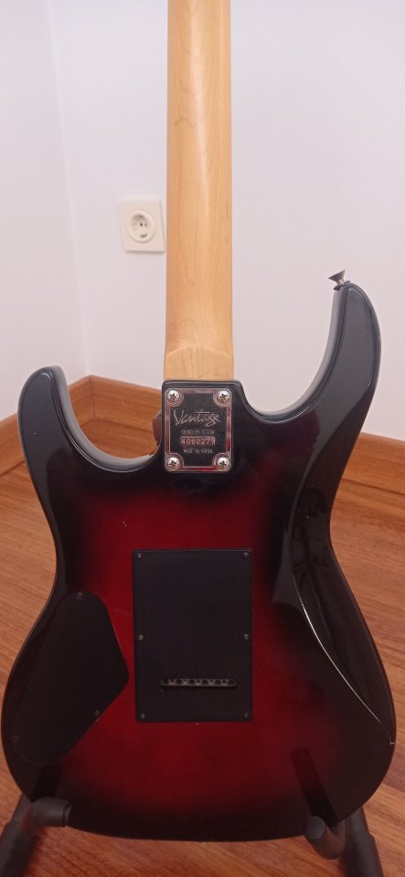 Guitarra eléctrica Vantage Corea años 90 de segunda mano · Foto 9 de 10 · Cuenca · 230 €