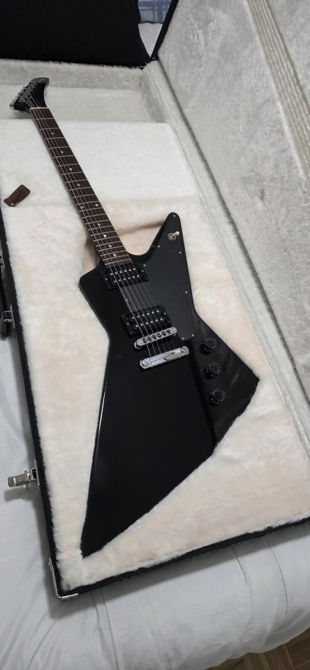 GIBSON Explorer USA 2011 + estuche original Gibson