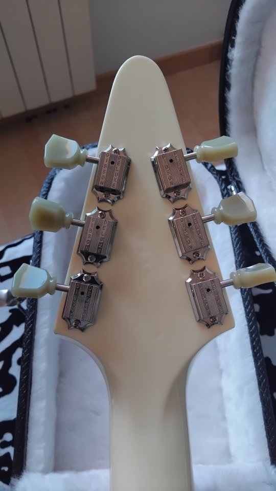 Gibson Flying V67 Reissue