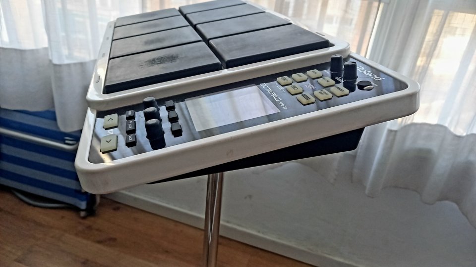 Roland SPD-30 de segunda mano · Foto 4 de 5 · Málaga · 480 €