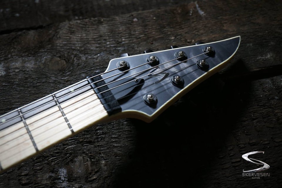 Skervesen Raptor 7 Black Dawn Burst Evertune de segunda mano · Foto 4 de 10 · Bizkaia · 3400 €