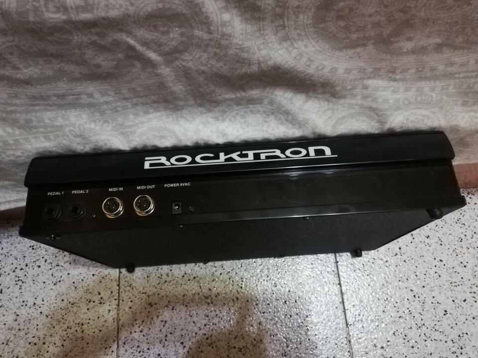 Rocktron All Access Limited Edition (Negra) Pedalera control Midi